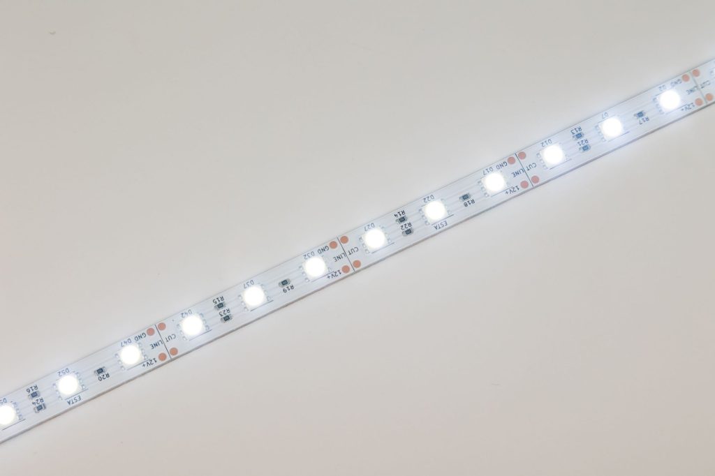 LED trake , LED Stripes , LED aluminum profili , LED aluminium profiles, LED sijalice , LED Bulbs , LED rasveta , LED lighting