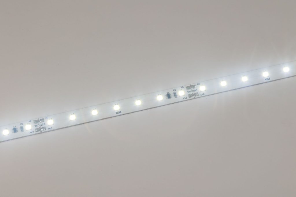 LED trake , LED Stripes , LED aluminum profili , LED aluminium profiles, LED sijalice , LED Bulbs , LED rasveta , LED lighting Osram Duris Infineon